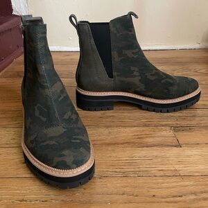 TOMS Women’s Forest Camo Dakota Casual Boots